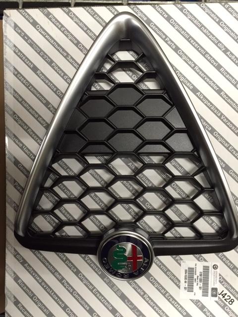 undefined FIAT GROUP - ALFA GIULIETTA 2010-2018, GRILLEHART HONINGRAAT MY 2016 MATTE CHROME RAND ORIGINEEL - 156112051 