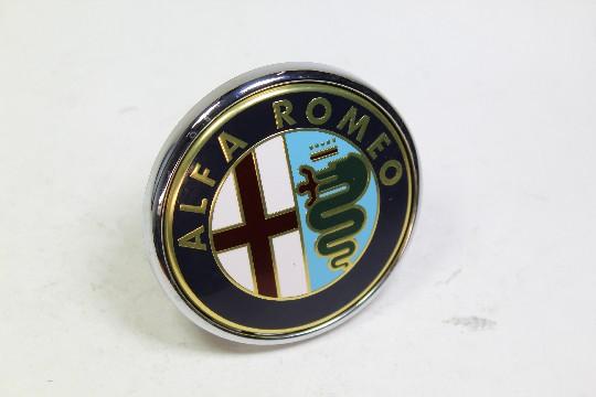 undefined FIAT GROUP - ALFA MITO 2008-2018, EMBLEEM MET DRUKKNOP ACHTERZIJDE ORIGINEEL - 50531454 